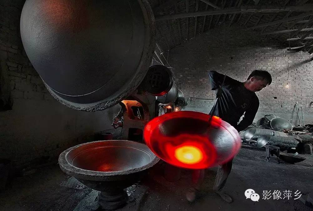 铸铁锅不能使用金属锅铲，铸铁锅不能煮酸性物质······辟谣了！
